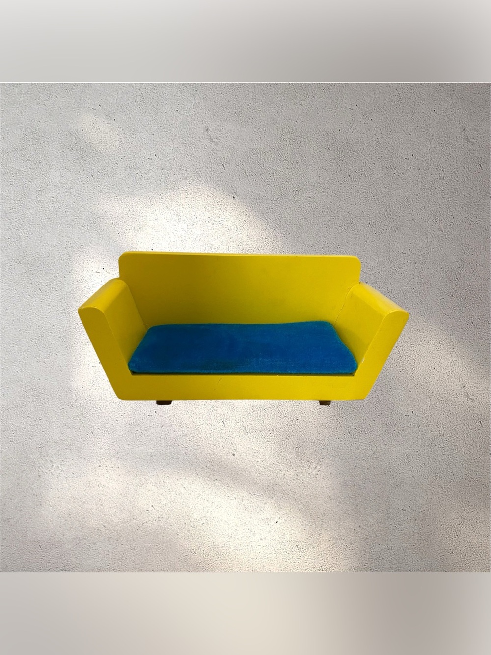 Kidkraft Groovy Yellow Wooden Dollhouse Sofa Couch Angular Frame Blue Cushion
